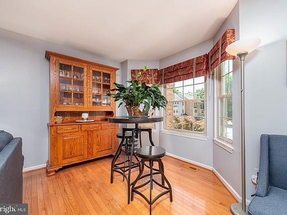 5th image of 9678 Horsham Dr