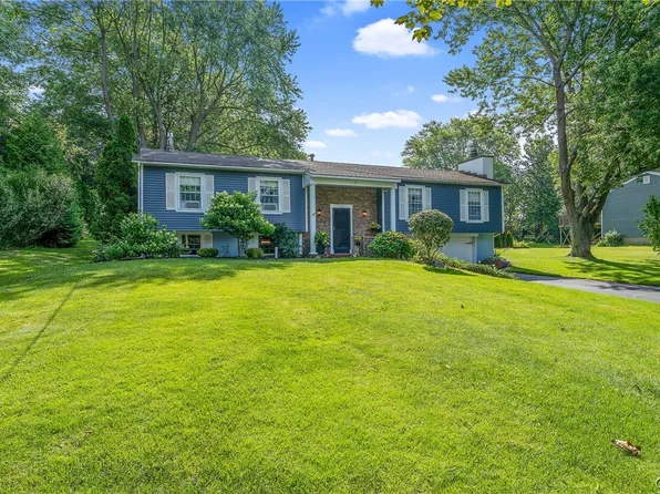 52 Highmore Dr, Oswego, NY 13126