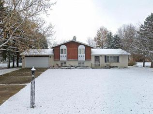 51 Cain Dr, Valparaiso, IN 46383