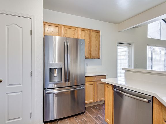 4th image of 2027 E University Dr