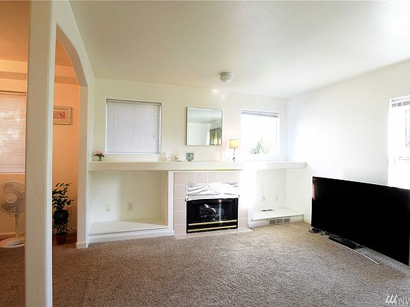 5th image of 6108 202nd St SW APT 101