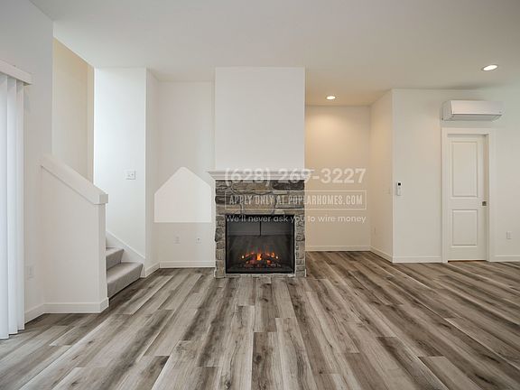 5th image of 250 SE Orchard Dr APT 4