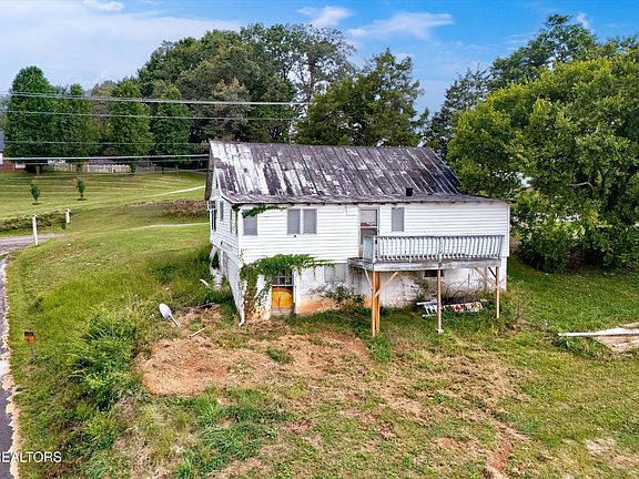 5th image of 7944 Hill Rd