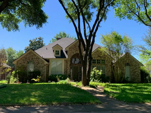 106 Hummingbird Ln, Red Oak, TX 75154