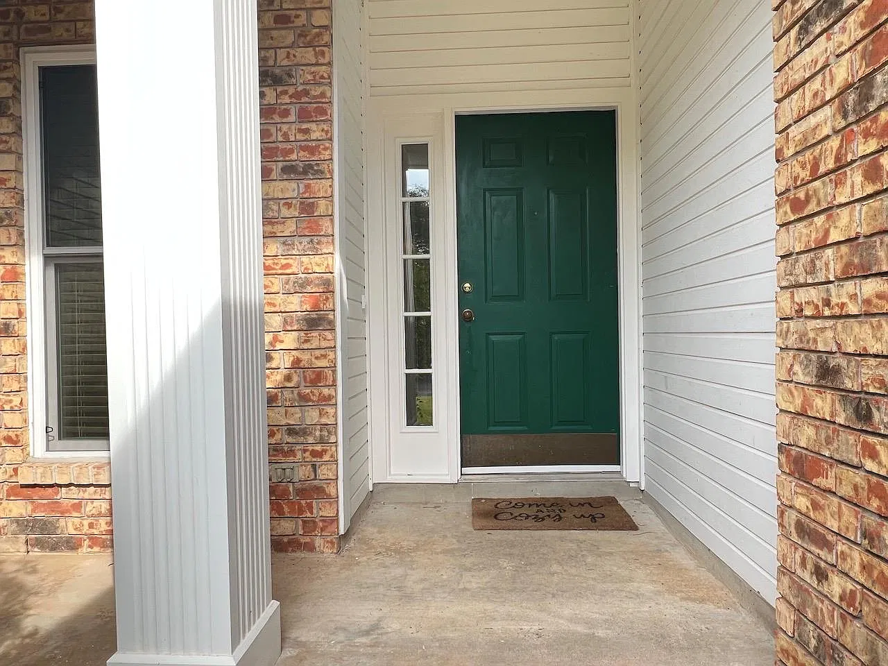 4 bed, 2.0 bath, 2006 sqft, $2,300 — Photo 4