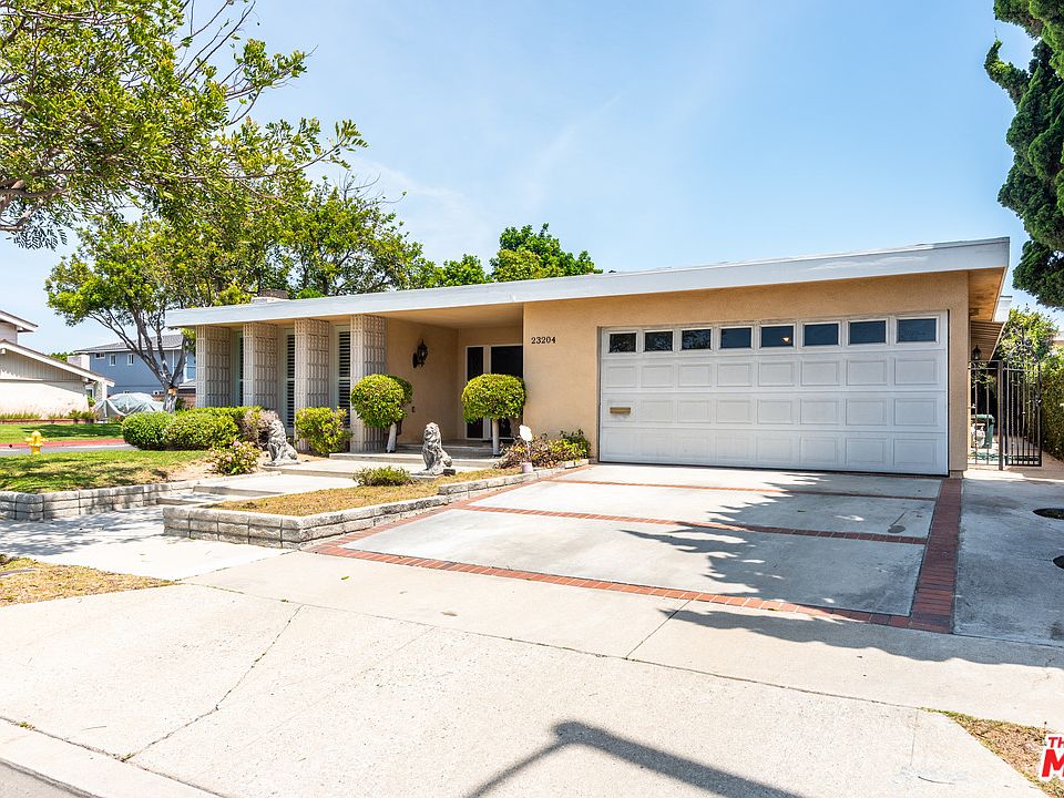 1st image of 23204 Elm Ave
