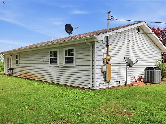 4th image of 2929 Midridge Dr