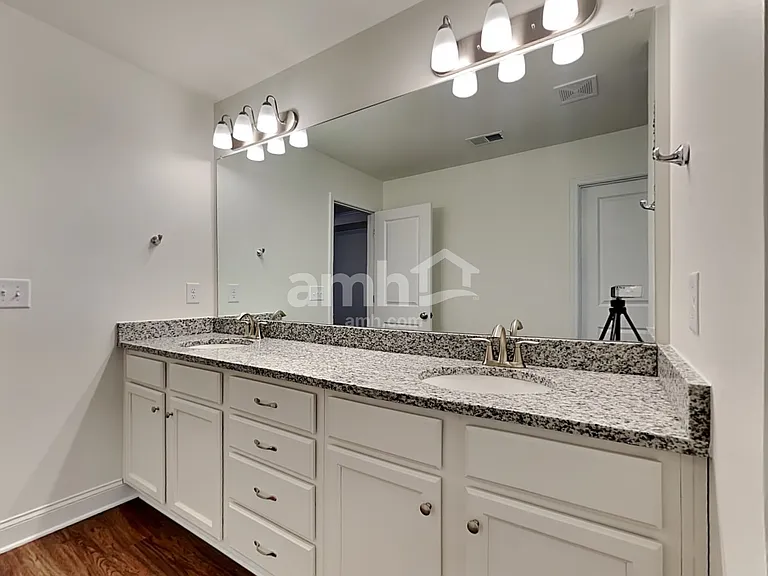 574 Slew Dr — Photo 13