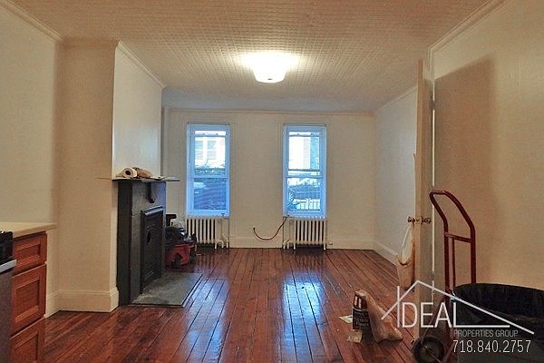 1st image of 52 Windsor Pl #1