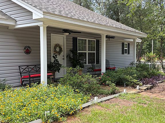 2nd image of 325 Creekview Dr