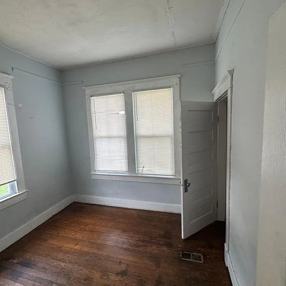 3433 Lansing Ave — Photo 5