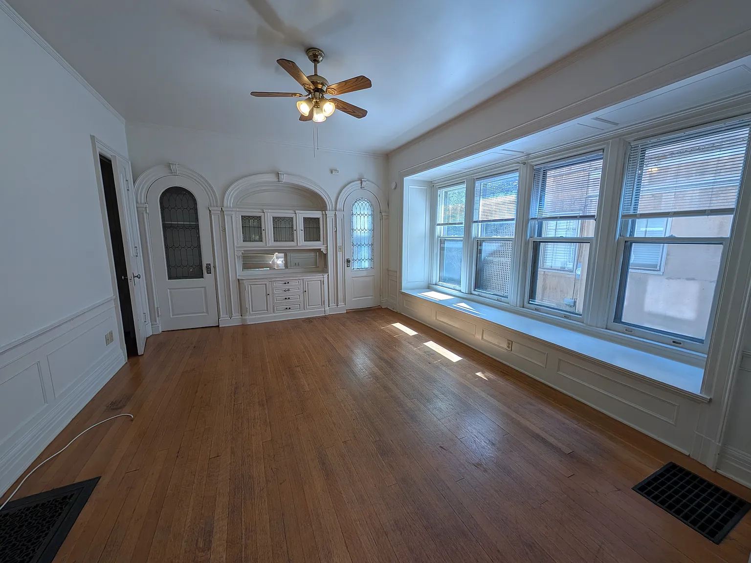 1 bed, 705 sqft, $920 — Photo 2