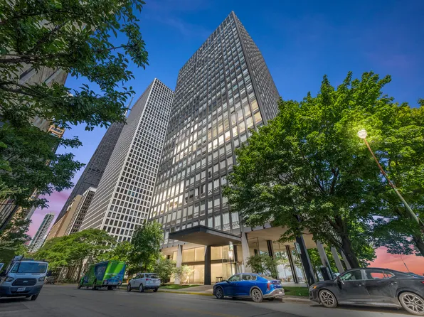 860 N Lake Shore Dr APT 8L, Chicago, IL 60611