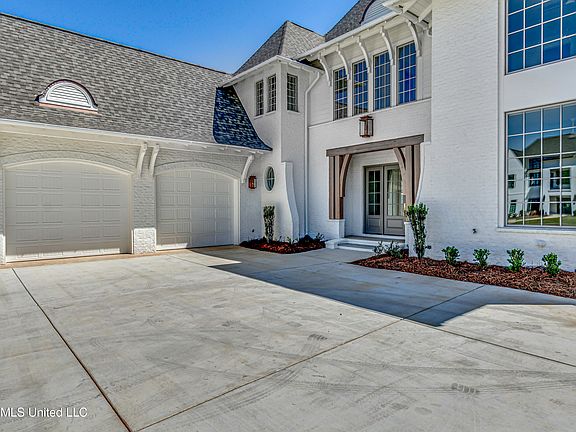 3rd image of 103 Lamour Point