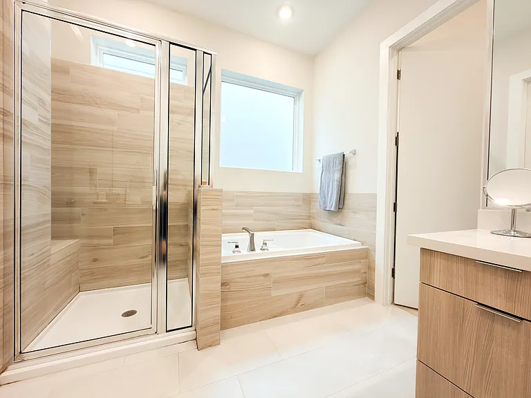 618 Thornton Oaks Ln — Photo 8
