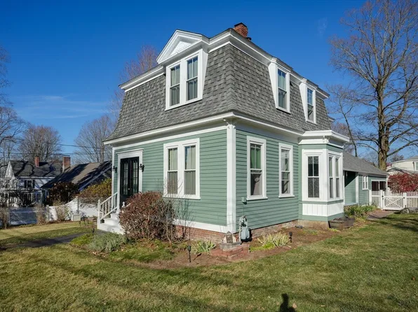 32 Oak Hill Rd, Southborough, MA 01745