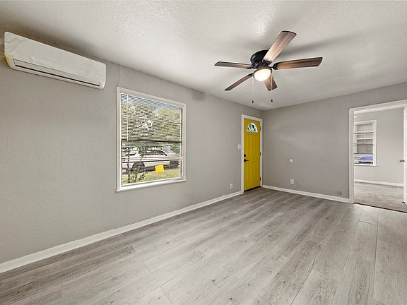 3rd image of 2613 Baylor Ave