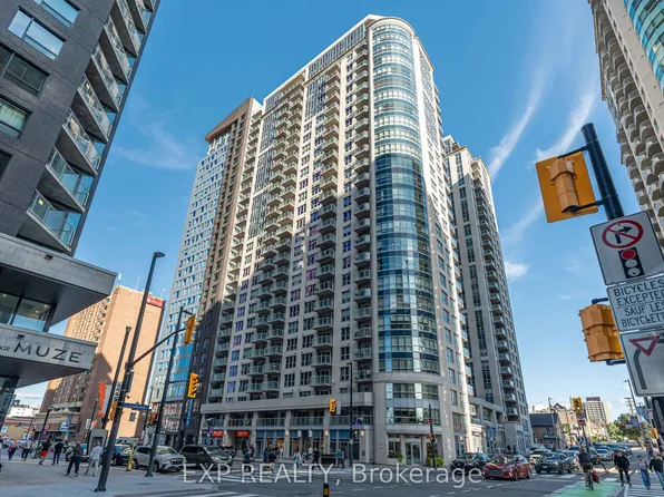 242 Rideau St #2308, Ottawa, ON K1N 0B7