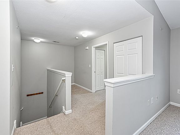 2nd image of 4205 Lenox Oval