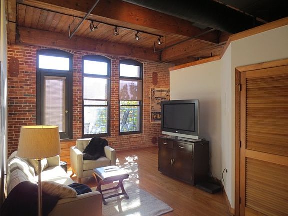 4th image of 230 W Tazewell St APT 201