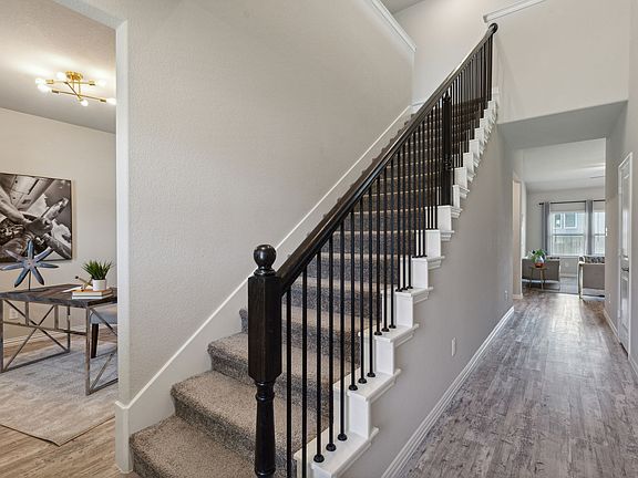 3rd image of 112 Kirwin Dr