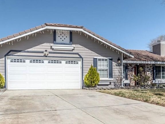 2nd image of 5819 Sandpiper Pl