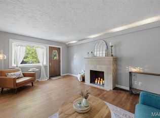 582 N Laclede Station Rd, Saint Louis, MO 63119