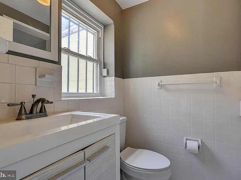 1209 I St SE — Photo 13
