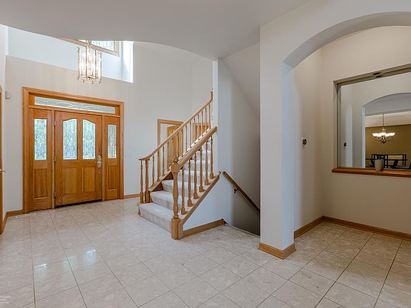 4th image of 10 Doral Ct