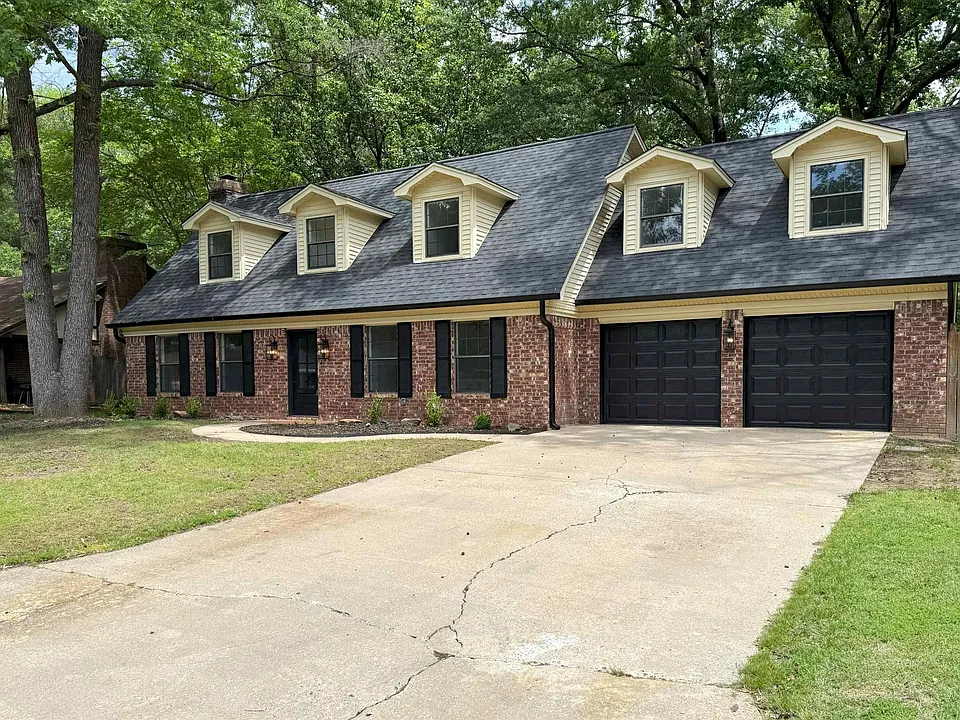 10 Woodbridge Dr