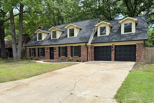 10 Woodbridge Dr Photo 1 10 Woodbridge Dr Photo 1