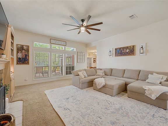 2nd image of 2109 Chippendale St