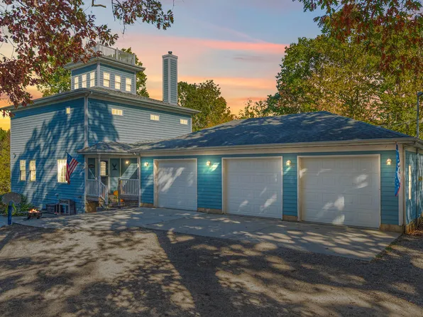 2469 N 41st Rd, Sheridan, IL 60551