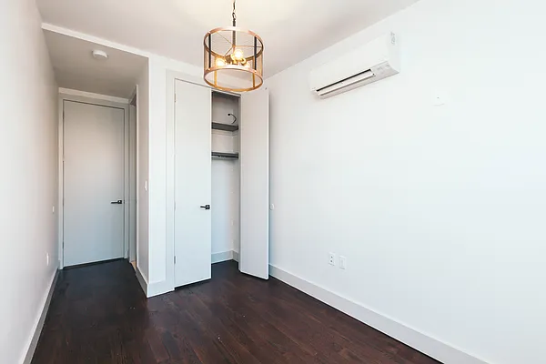Rented by Nooklyn NYC LLC | media 22