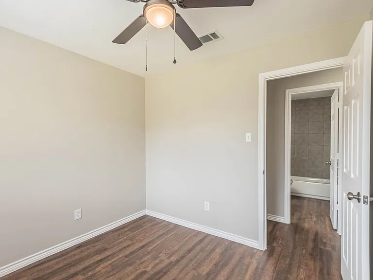 7522 Pepperbrook Dr — Photo 14
