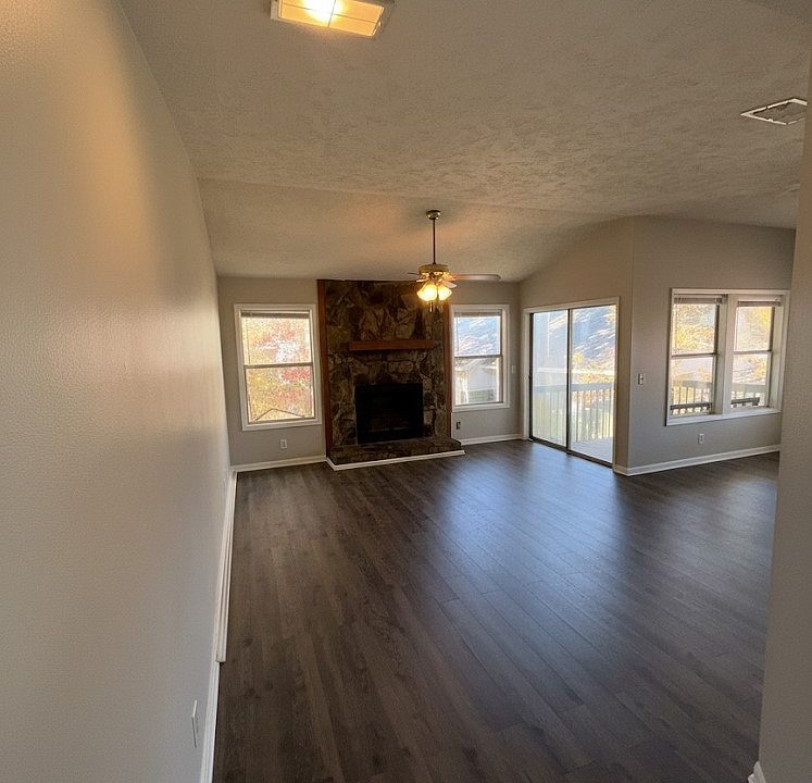 1st image of 1025 Wood Creek Dr APT 9