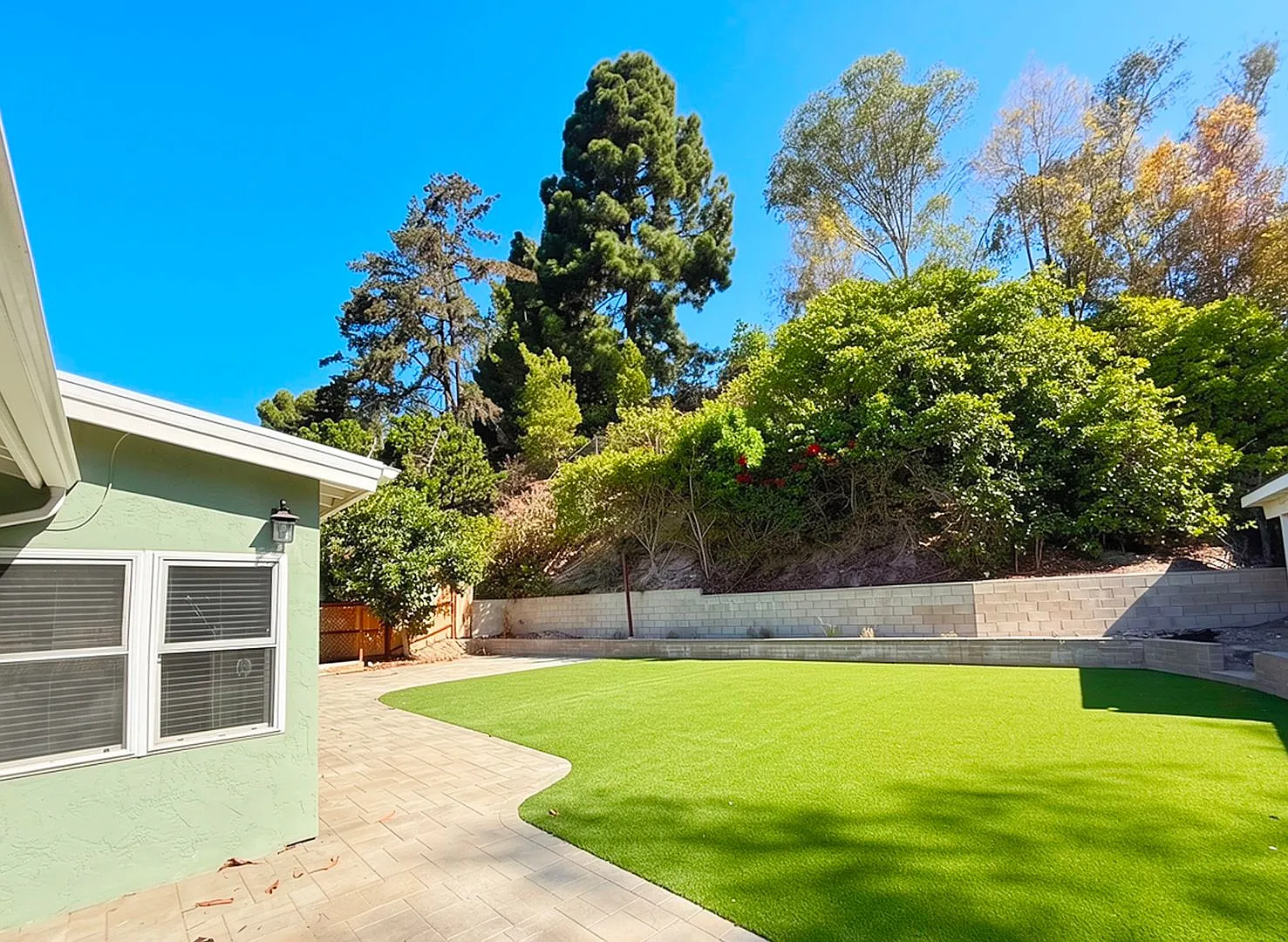 Beautiful single-story home tucked away at the end of a quiet cul-de-sac, just minutes from San D... — Photo 3