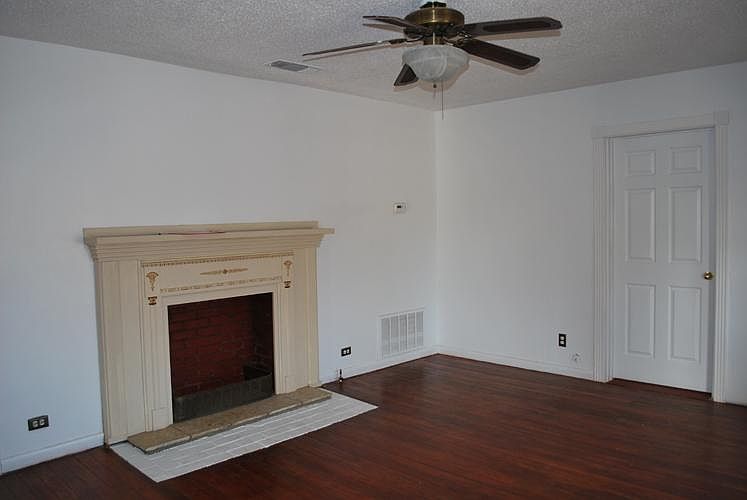 1st image of 110 W Church St