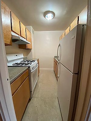 3rd image of 86-45 Saint James Ave #L