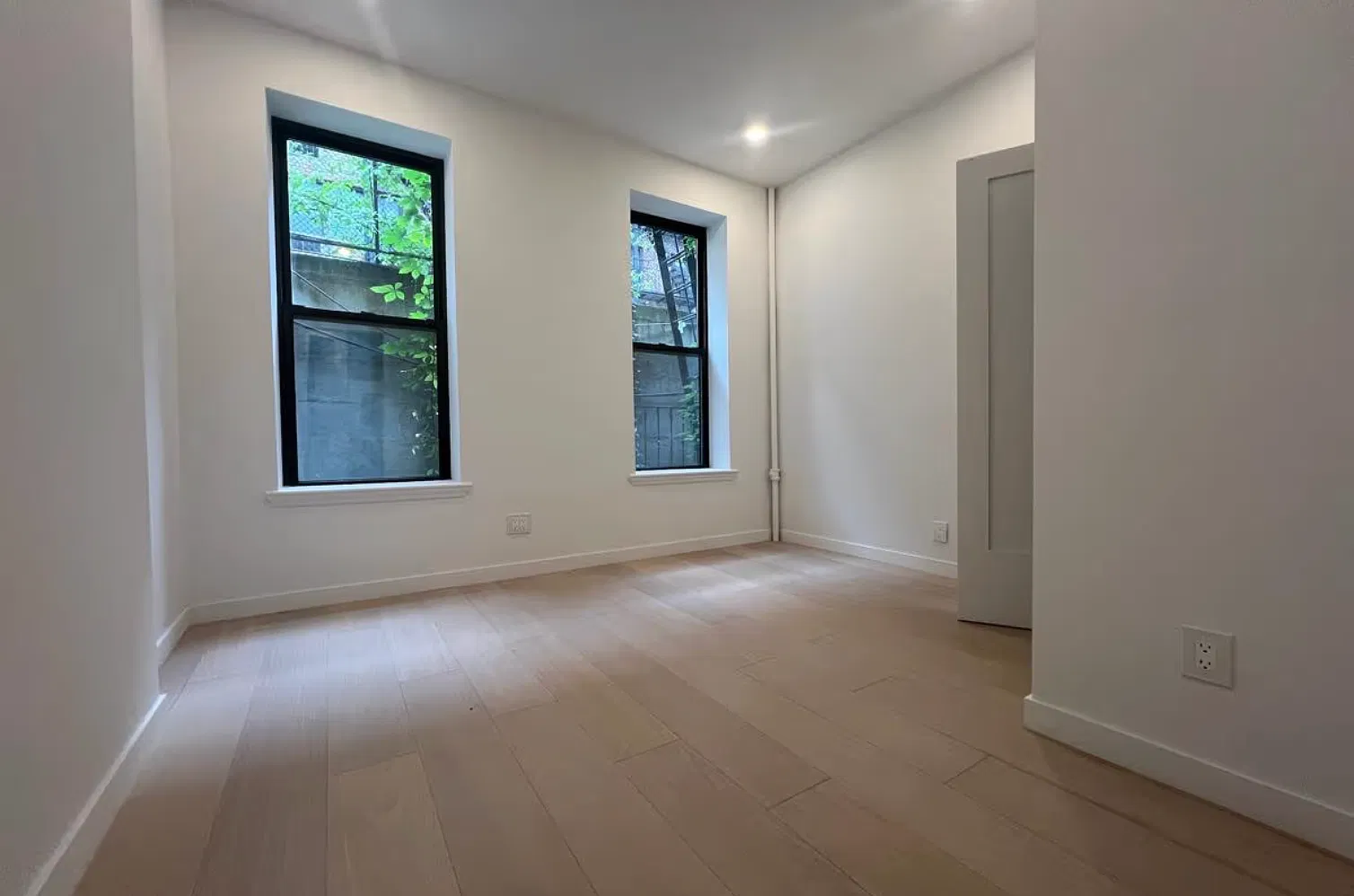 225 East 25th Street — Photo 3