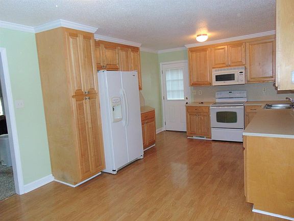 2nd image of 303 Oakwood Ave