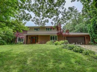 2905 Irvington Way, Madison, WI 53713