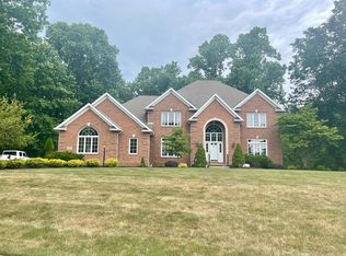 663 Rustic Knoll Dr, Kent, OH 44240