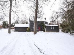 45 Parker Dr, Pittsford, NY 14534