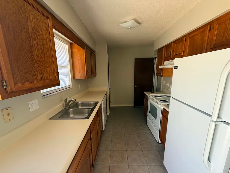 299 NW Lake City Ave #101 — Photo 3