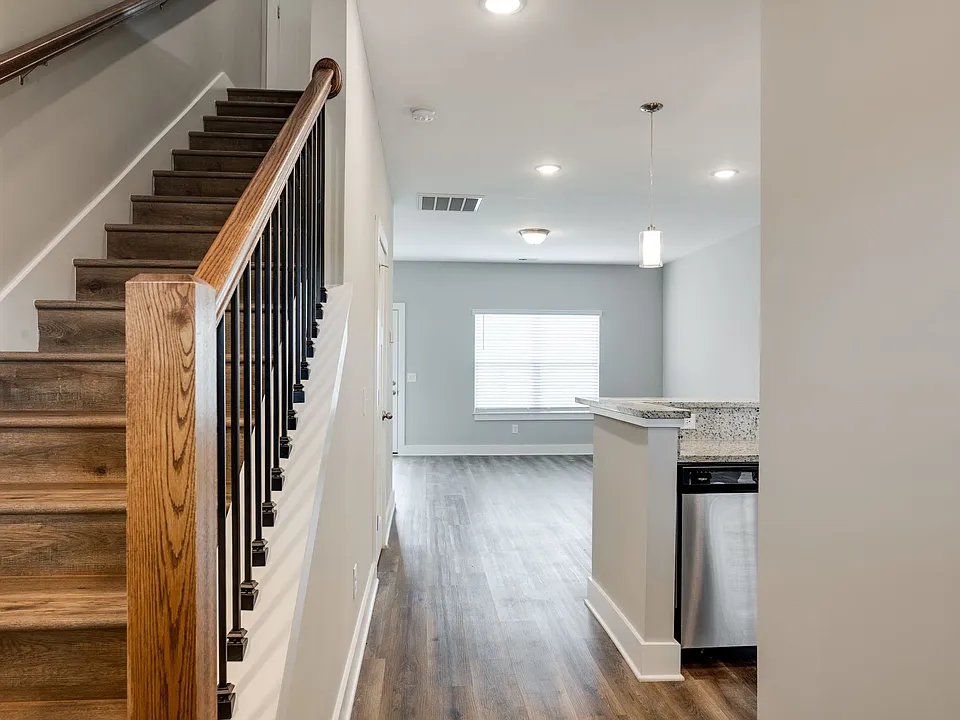 203 E Forge Ct