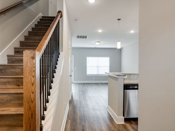 203 E Forge Ct
