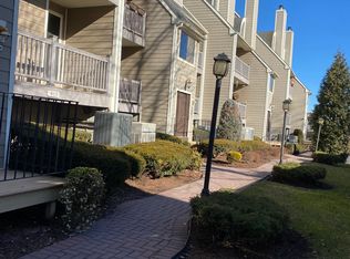 801 River Renaissance, East Rutherford, NJ 07073