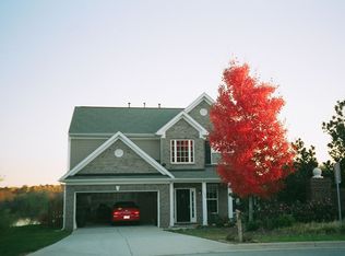 1595 Pondhaven Dr, High Point, NC 27265