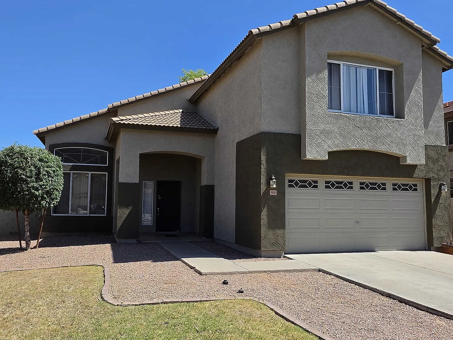 4 bed, 2600 sqft, $2,695 — Photo 1